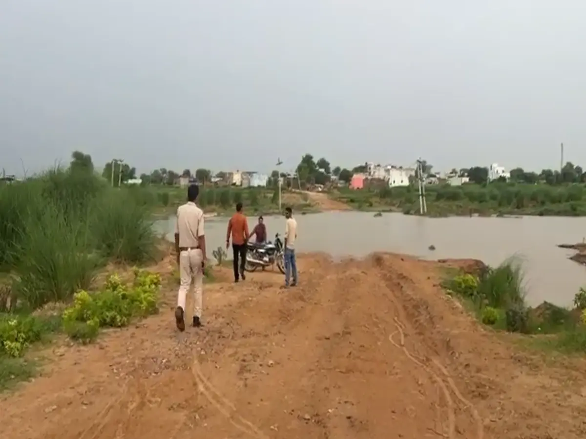 Bharatpur News: भरतपुर में बारिश ने बढ़ाई चिंता! बांध के पानी छोड़ने पर बयाना में अलर्ट