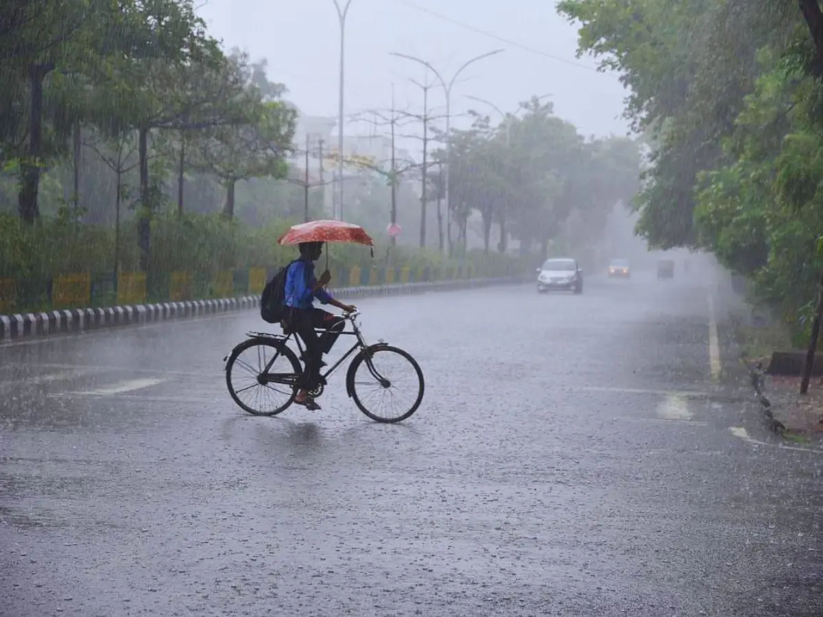 दूदू: तालाब टूटा, गांव जलमग्न