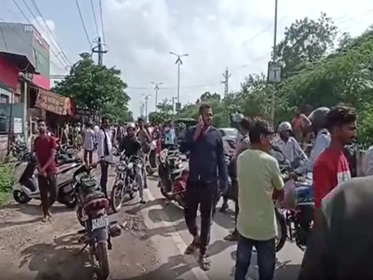 ऑनलाइन बहस से सड़क पर बवाल! मीट रेट विवाद में 2 लोगों की मौत, कई घायल