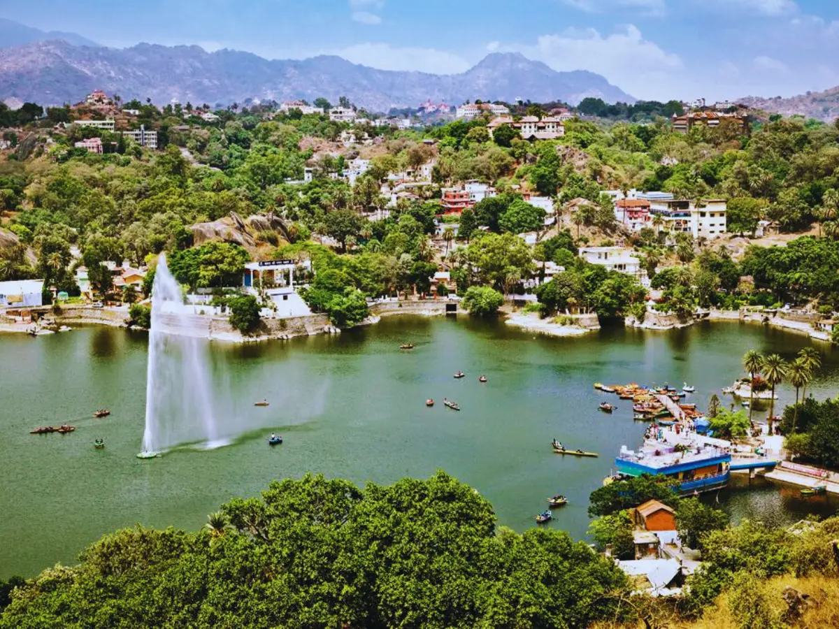 नक्की झील