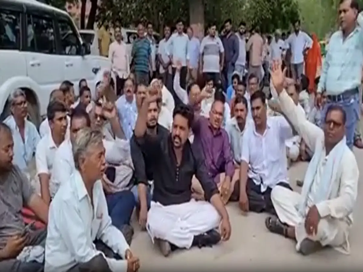 Rajasthan Crime: सुसाइड नहीं, मर्डर है..! बीकानेर में बुजुर्ग दंपत्ति की मौत पर परिजनों का आरोप