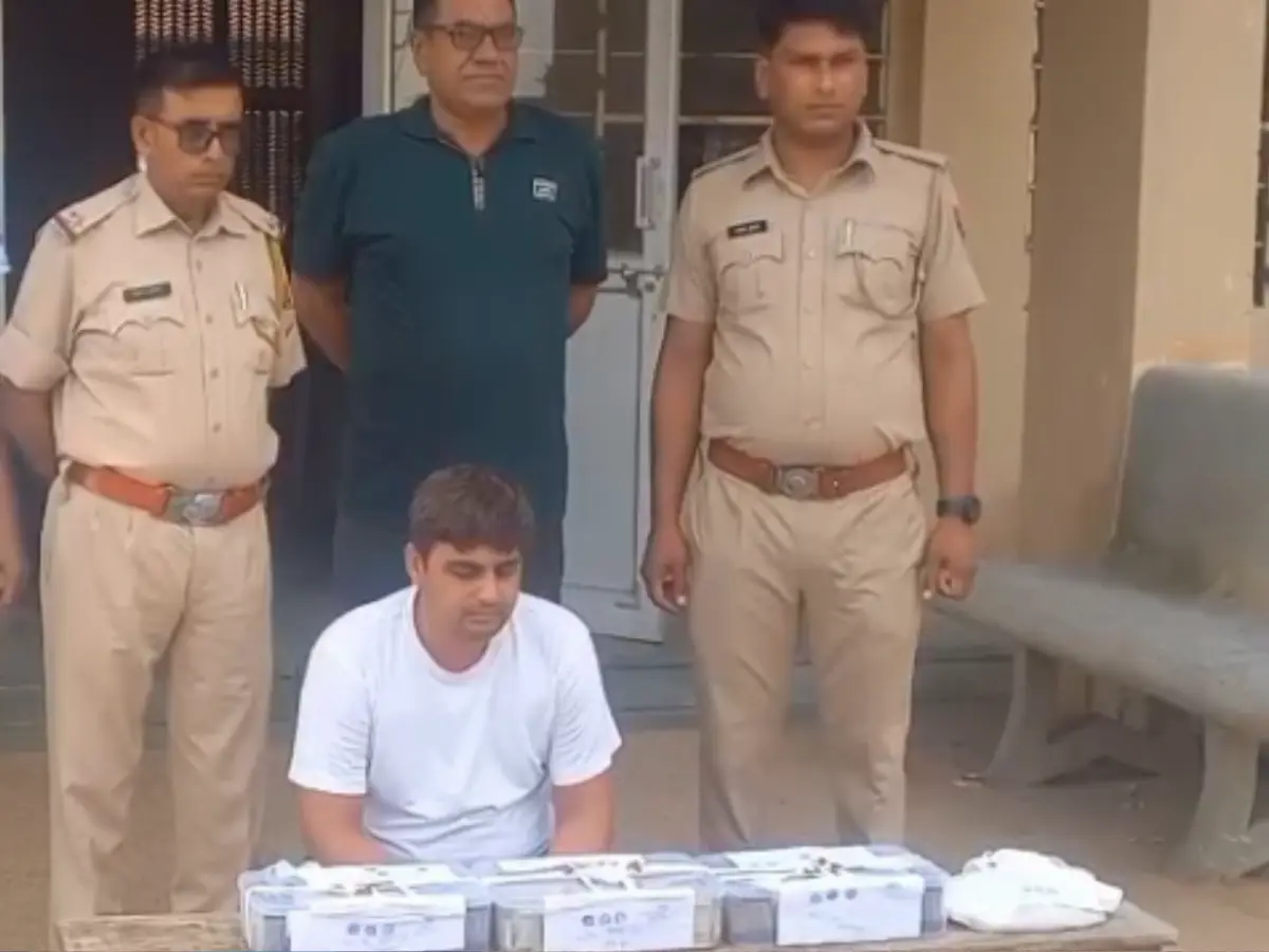 Sikar: पुलिस की फर्जी ID और  कैप का इस्तेमाल, 35 लाख रुपये के साथ चालक गिरफ्तार