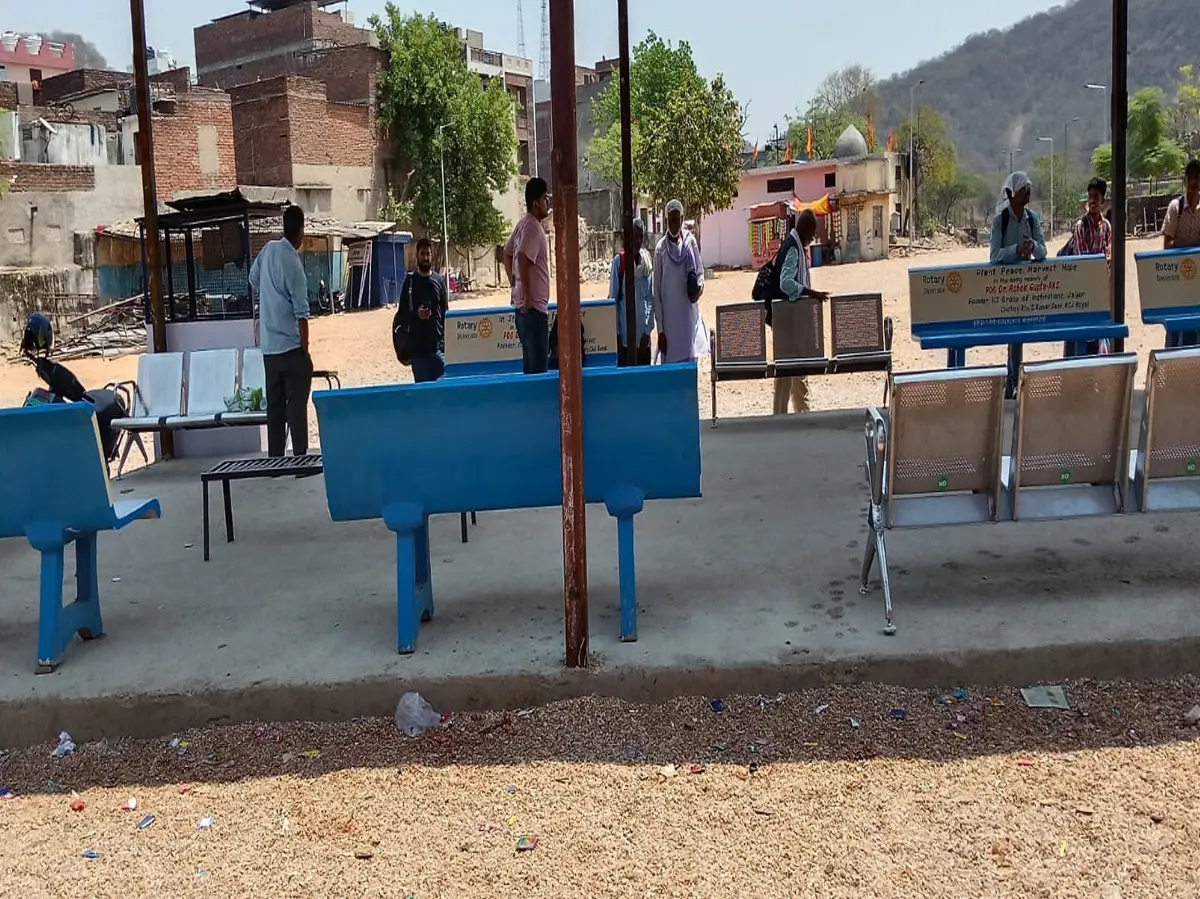 Jaipur में सुधर रहे बस अड्डों के हाल! यात्रियों के बैठने के लिए बढ़ाई सुविधाएं, साफ-सफाई भी बढ़ी