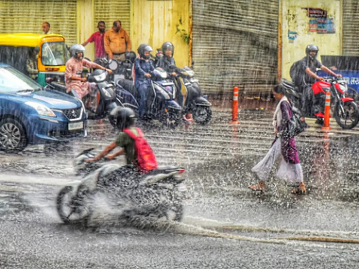 Rajasthan Weather Update : राजस्थान के 15 जिलों में भारी से बहुत भारी बारिश का डबल अलर्ट, IMD ने जारी की चेतावनी