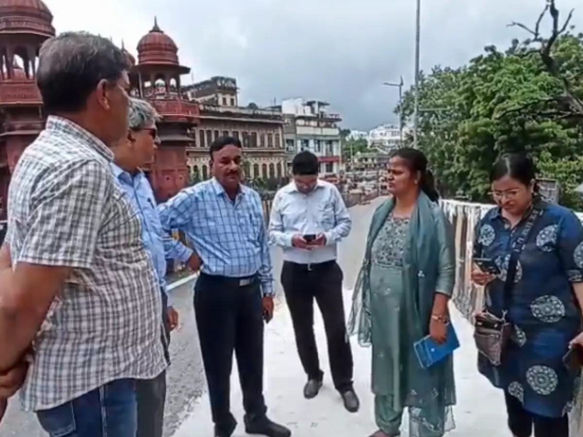 सड़क के नीचे खतरे की सुरंग? अजमेर में पहुंची विशेषज्ञों की टीम, मामला गंभीर