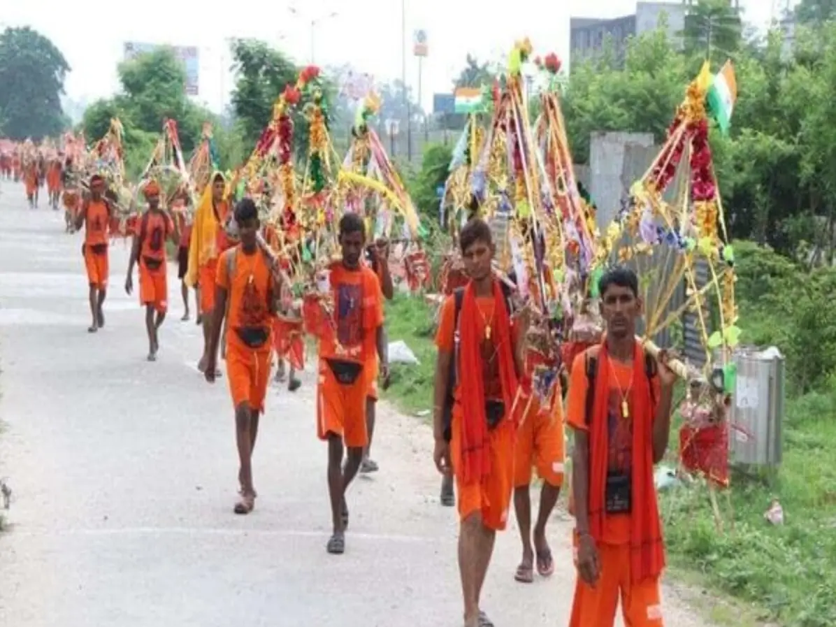 Jaipur Kanwar Yatra: जयपुर की गलियों में गूंजा 'हर-हर महादेव', सावन में शिवभक्ति का सैलाब!