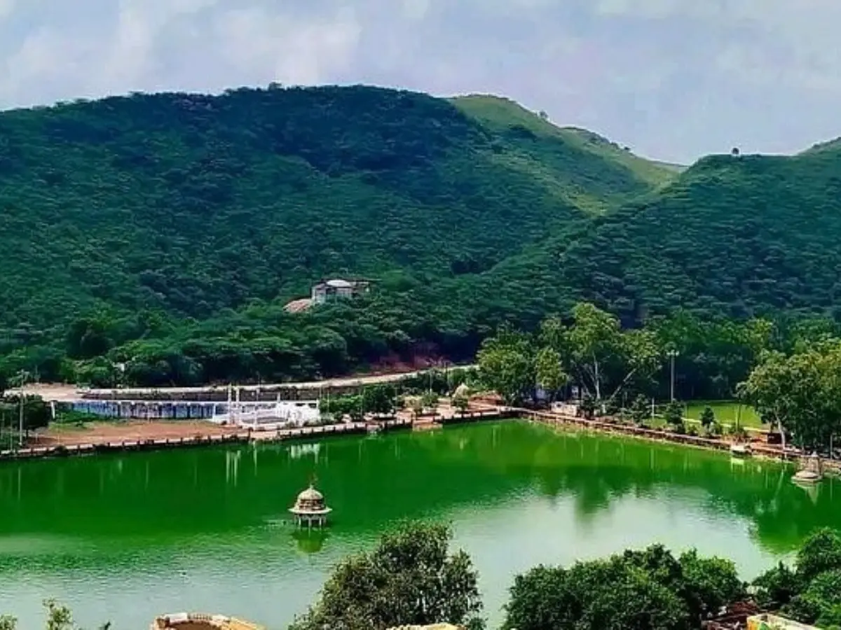राजस्थान की वो खूबसूरत झील, जहां तारागढ़ का प्रतिबिंब मोह लेता है मन, देखें अद्भुत नजारे..