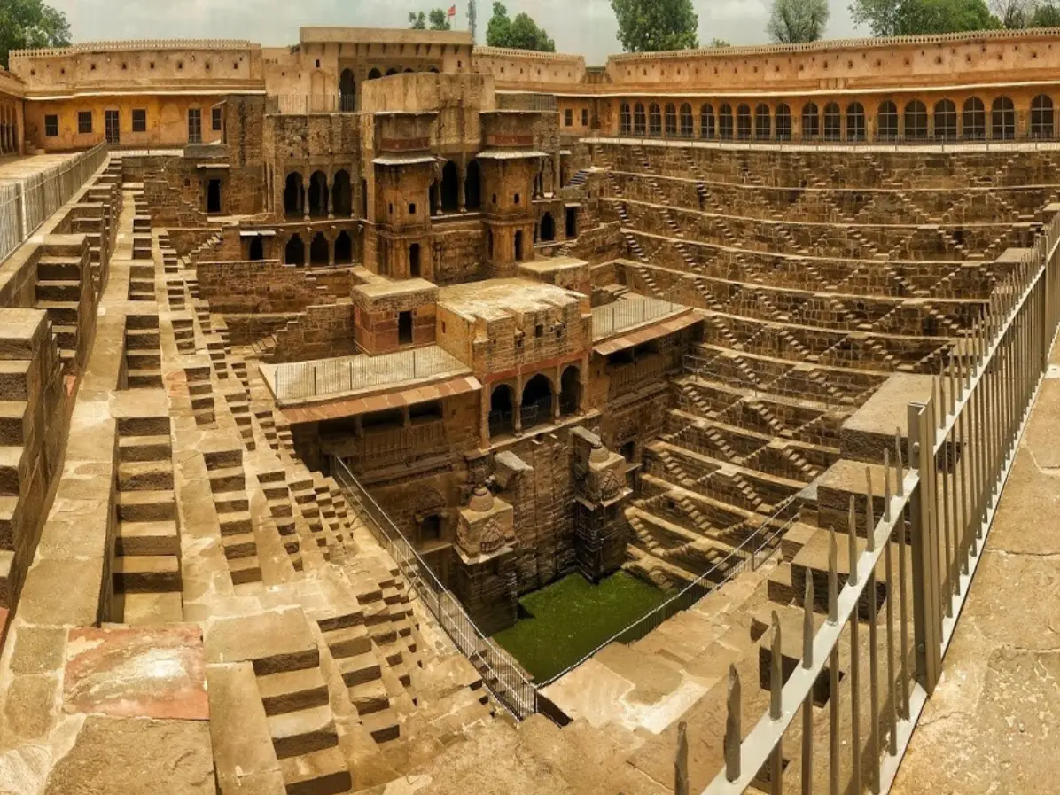 राजस्थान की वो रहस्यमयी जगह, जहां हैं 3500 सीढ़ियां