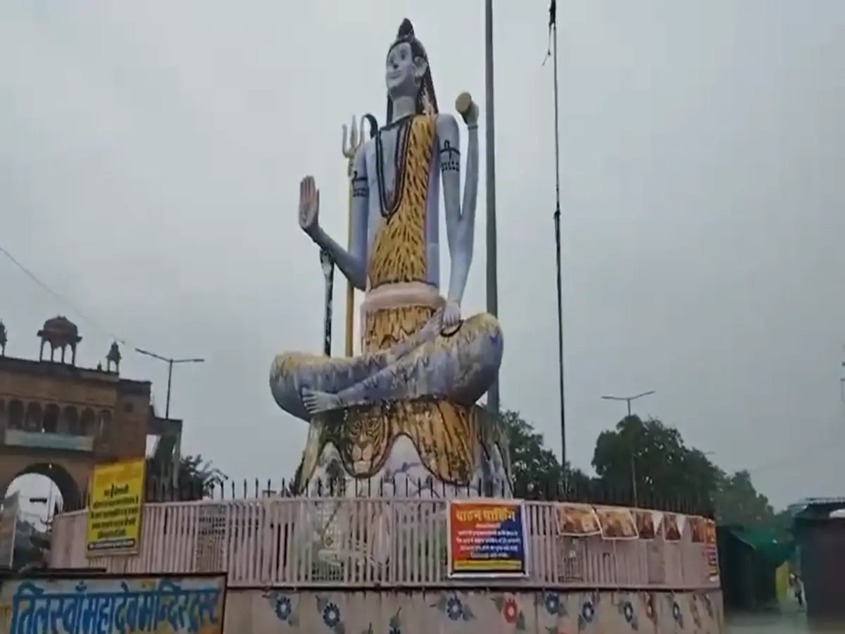 संवेदनशील इलाकों में बढ़ाई निगरानी