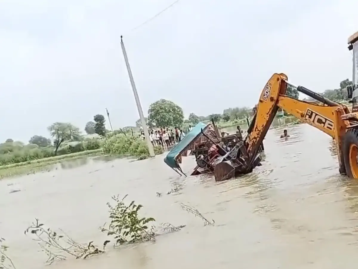 पानी की लगातार आवक जारी