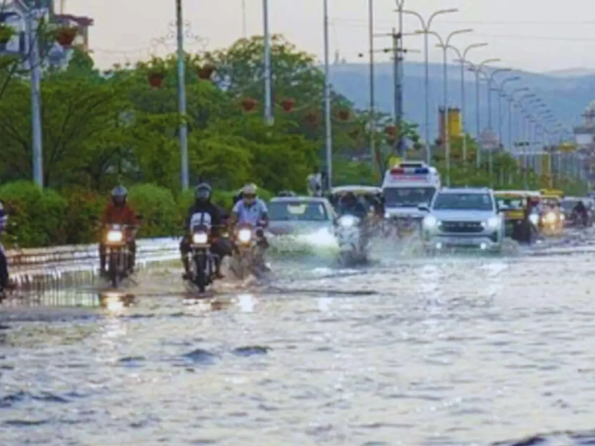 रिकॉर्डतोड़ बारिश