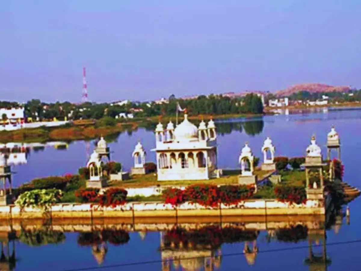 विजय राजराजेश्वर' मंदिर
