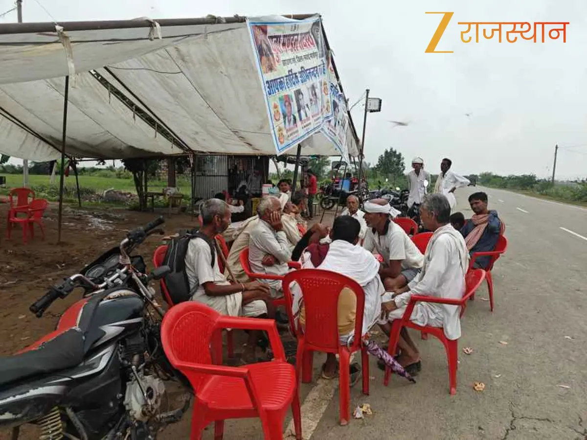 Sawai Madhopur News: पुलिया क्षतिग्रस्त होने से फंसी डिग्गी कल्याण जी महाराज की पैदल यात्रा, पुलिया टूटने से हजारों पैदल यात्री फंसे Sawai Madhopur News: पुलिया क्षतिग्रस्त होने से फंसी डिग्गी कल्याण जी महाराज की पैदल यात्रा, पुलिया टूटने से हजारों पैदल यात्री फंसे