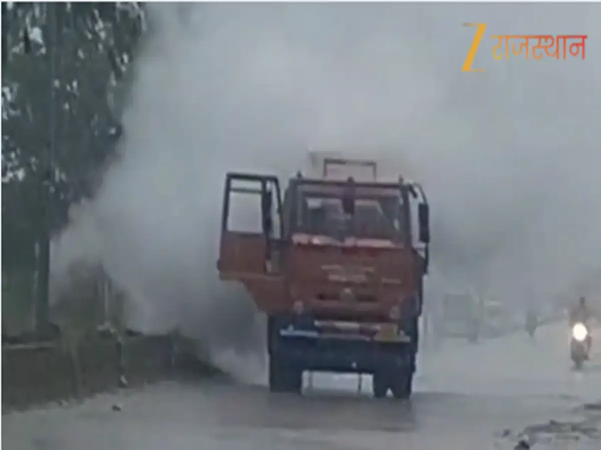 Hanumangarh: चलते टैंकर से गैस लीक से मचा हड़कंप, चालक भागा! देखिए वायरल वीडियो