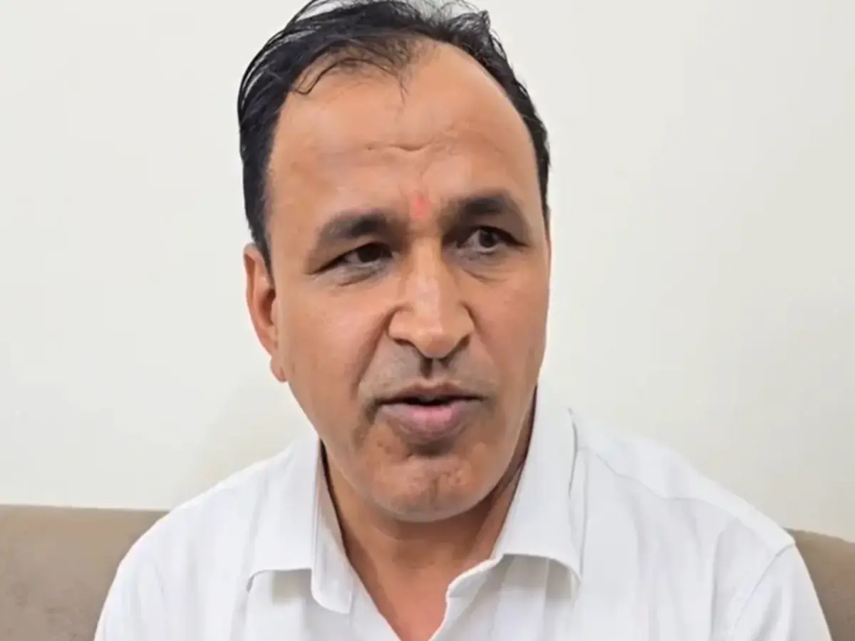 जैसलमेर में 'सिस्टम' पर सवाल! सांसद ने खोले भ्रष्टाचार के राज, कलेक्टर पर सीधा वार जैसलमेर में 'सिस्टम' पर सवाल! सांसद ने खोले भ्रष्टाचार के राज, कलेक्टर पर सीधा वार