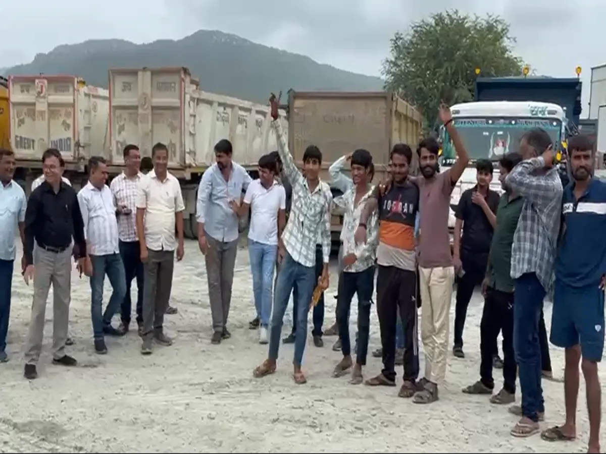 Sikar News: खनन कारोबारियों की बगावत! नीमकाथाना में अनिश्चितकालीन हड़ताल का ऐलान