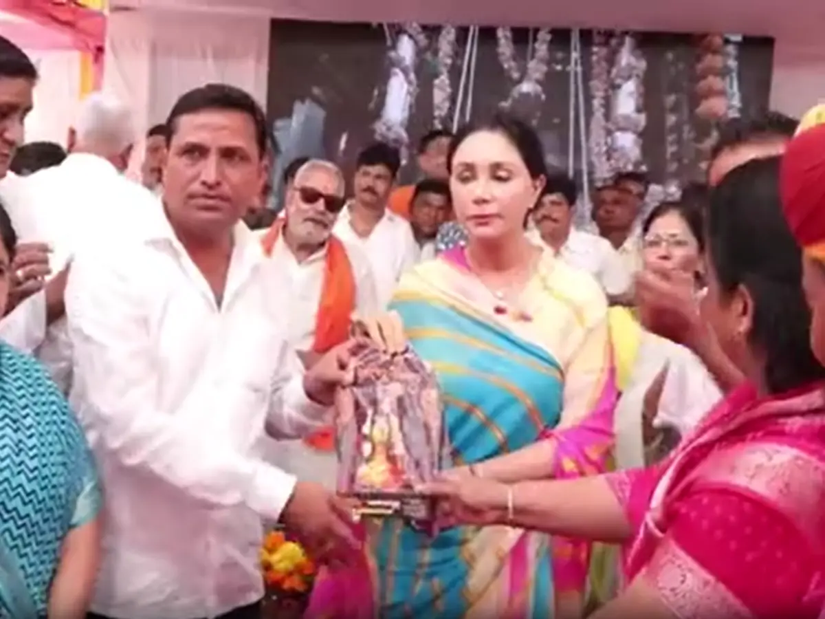 दीया कुमारी का मेड़ता शहर का दौरा, मीराबाई जयंती महोत्सव-2025 में हुई शामिल दीया कुमारी का मेड़ता शहर का दौरा, मीराबाई जयंती महोत्सव-2025 में हुई शामिल
