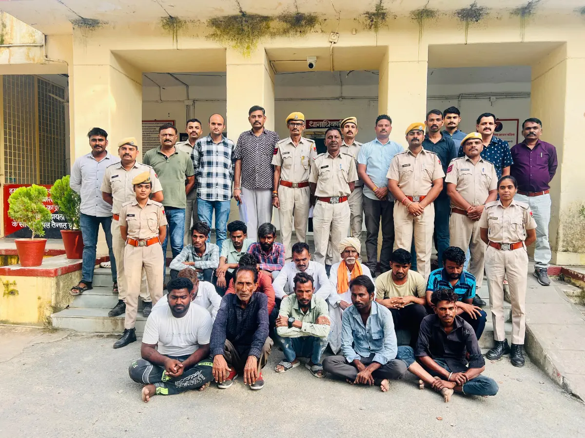 Dungarpur News: ऑपरेशन संस्कार में 136 बदमाश गिरफ्तार, 7 ट्रैक्टर-ट्रॉली जब्त