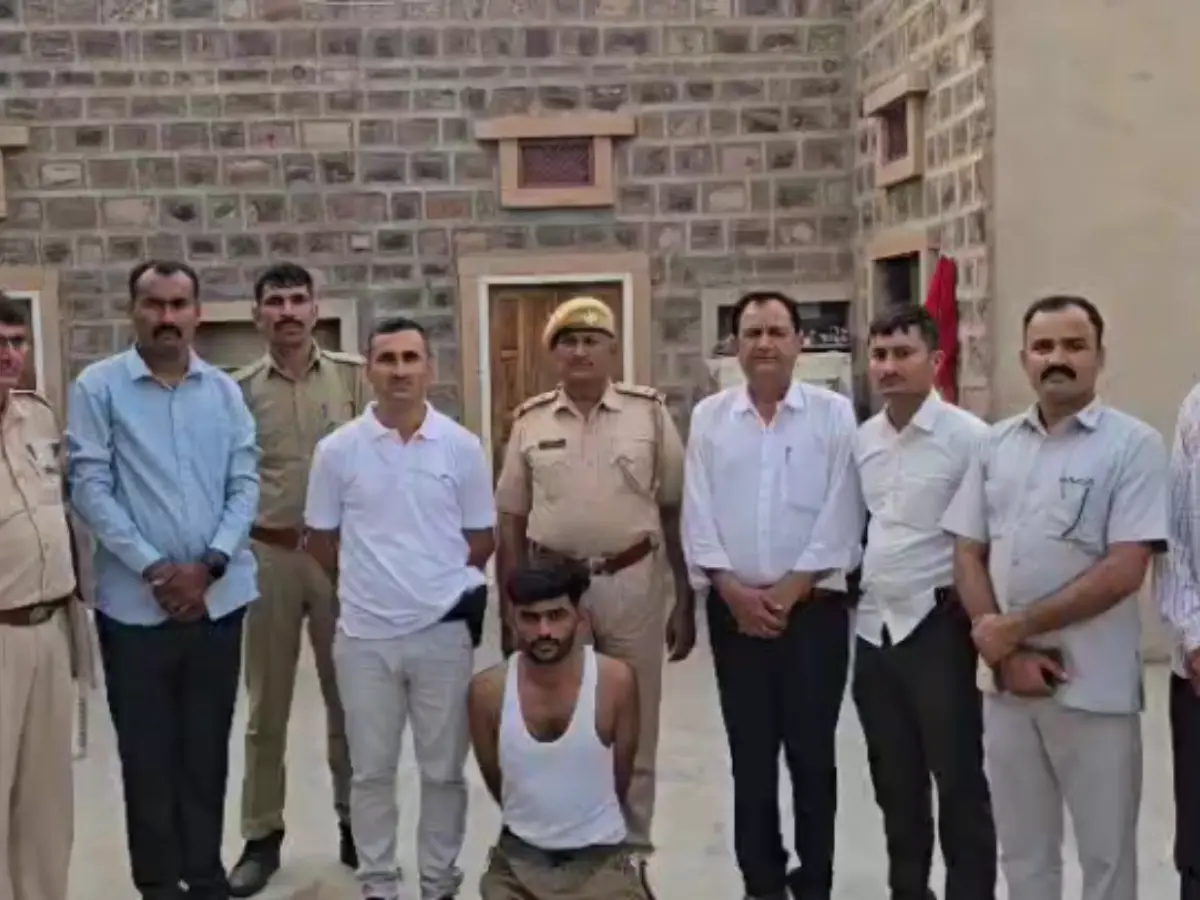 Phalodi: स्मैक सप्लाई करने वाला मास्टरमाइंड गिरफ्तार, ट्रकों से चला रहा था धंधा Phalodi: स्मैक सप्लाई करने वाला मास्टरमाइंड गिरफ्तार, ट्रकों से चला रहा था धंधा