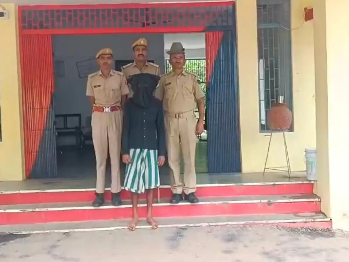 Dungarpur: ताऊ ने 5 साल की भतीजी से किया रेप, फिर भी मन ना भरा तो जगंल में... Dungarpur: ताऊ ने 5 साल की भतीजी से किया रेप, फिर भी मन ना भरा तो जगंल में...