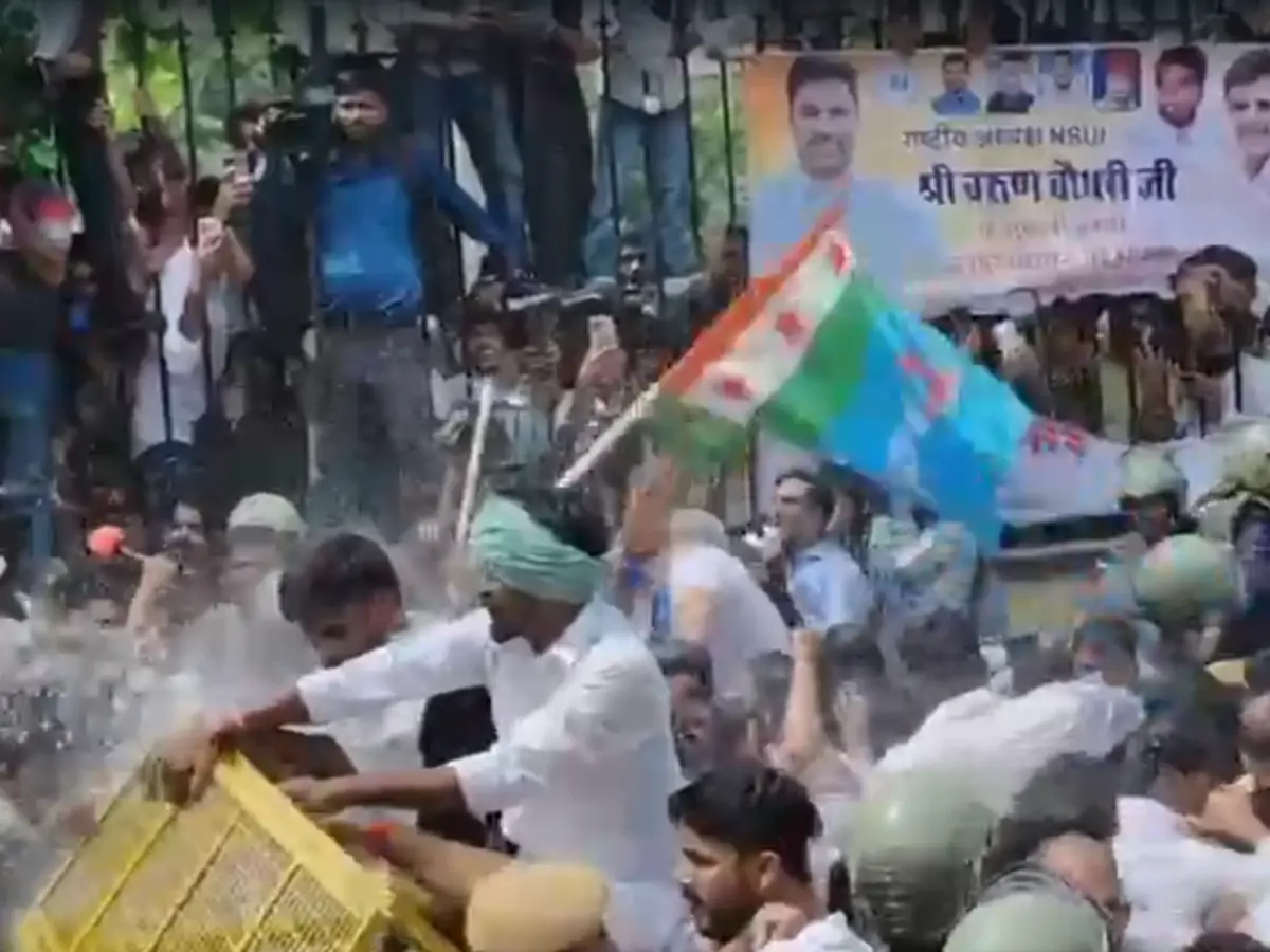 छात्र संघ चुनाव बहाली मांग को लेकर NSUI का प्रदर्शन, देखें वीडियो