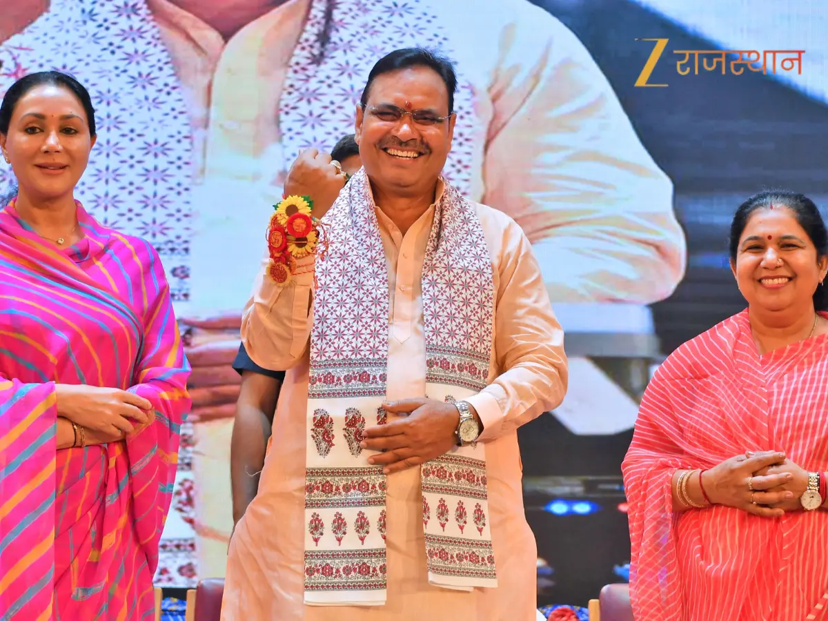 डिप्टी सीएम ने सीएम को बांधी राखी