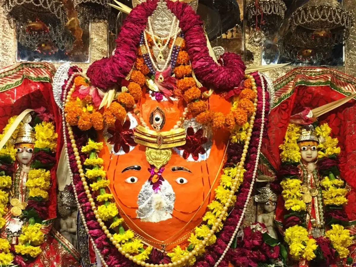 Sawai Madhopur: राजस्थान का वो अनोखा मंदिर जहां भगवान को आते हैं निमंत्रण पत्र!