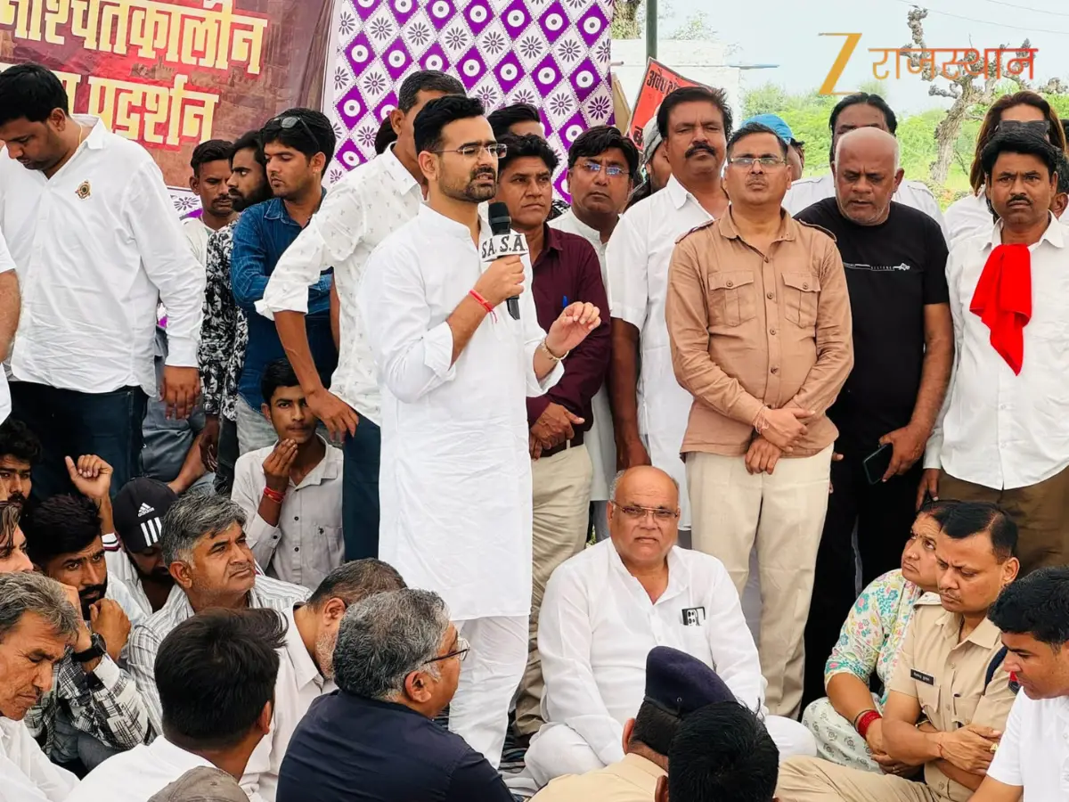 प्रशासन से हुई वार्ता