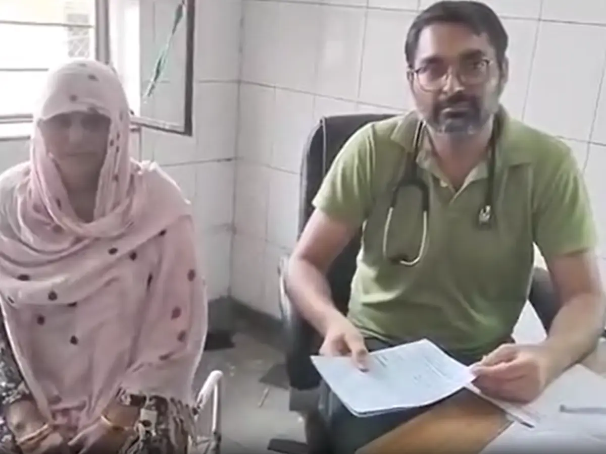 सीने में दर्द होने पर अस्पताल पहुंची महिला, डॉक्टरों ने किया चौंकाने वाला खुलास सीने में दर्द होने पर अस्पताल पहुंची महिला, डॉक्टरों ने किया चौंकाने वाला खुलास