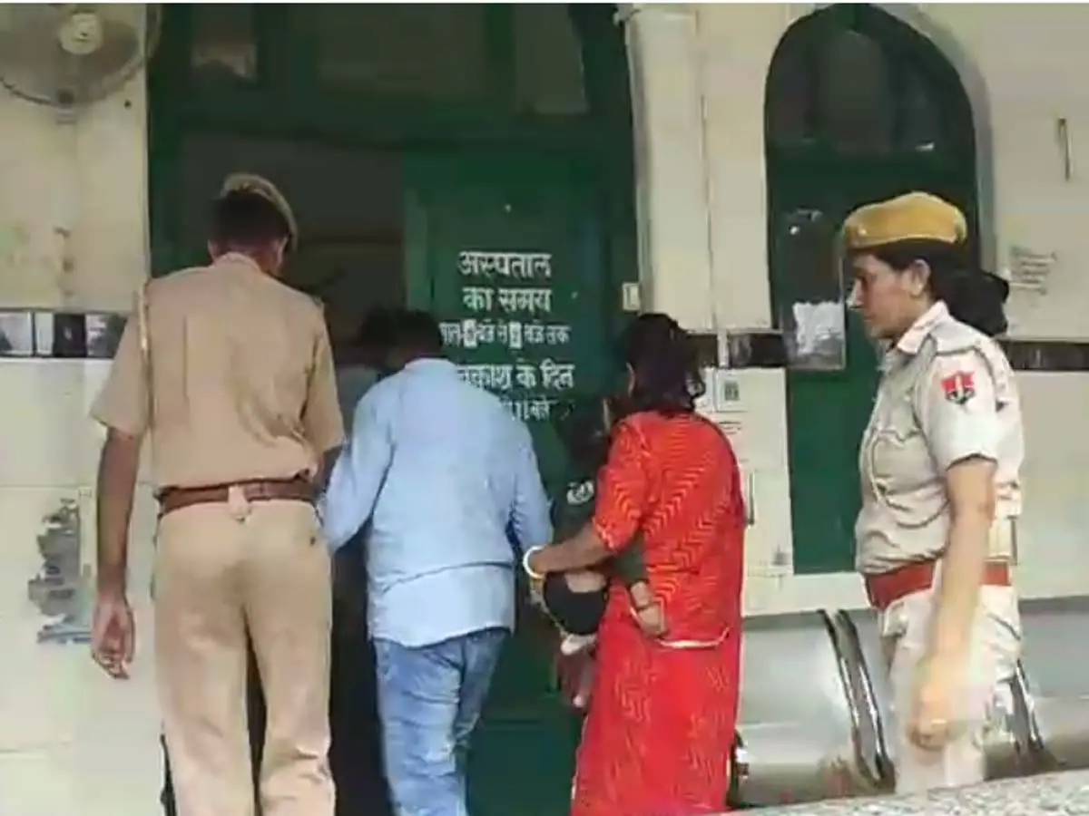 माउंट आबू हनी ट्रैप केस, पुलिस और बॉयफ्रेंड के साथ मिलकर लड़की ने होटल व्यवसायी को किया ट्रैप माउंट आबू हनी ट्रैप केस, पुलिस और बॉयफ्रेंड के साथ मिलकर लड़की ने होटल व्यवसायी को किया ट्रैप