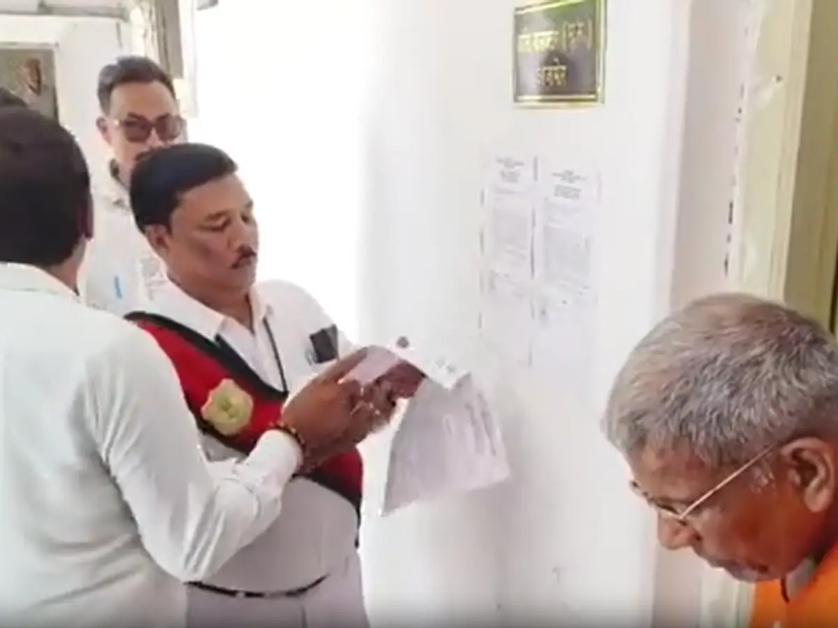 120 करोड़ के मुआवजे को लेकर कोर्ट की सख्ती, एडीएम को जारी किया नोटिस 120 करोड़ के मुआवजे को लेकर कोर्ट की सख्ती, एडीएम को जारी किया नोटिस