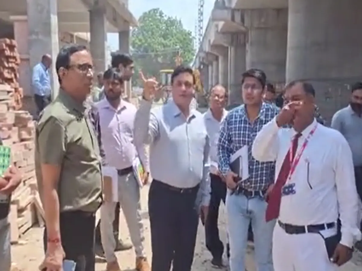 Beawar News: ब्यावर स्टेशन का बदलेगा चेहरा! डीआरएम राजू भूतड़ा ने खुद संभाली कमान Beawar News: ब्यावर स्टेशन का बदलेगा चेहरा! डीआरएम राजू भूतड़ा ने खुद संभाली कमान
