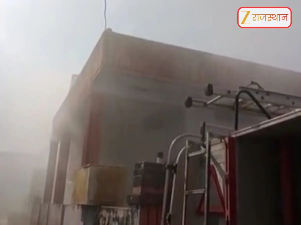 Jaipur News: शाहपुरा में बंद मकान में आग लगने से मच अफरातफरी, गैस सिलेंडर ने लिया विकराल रूप