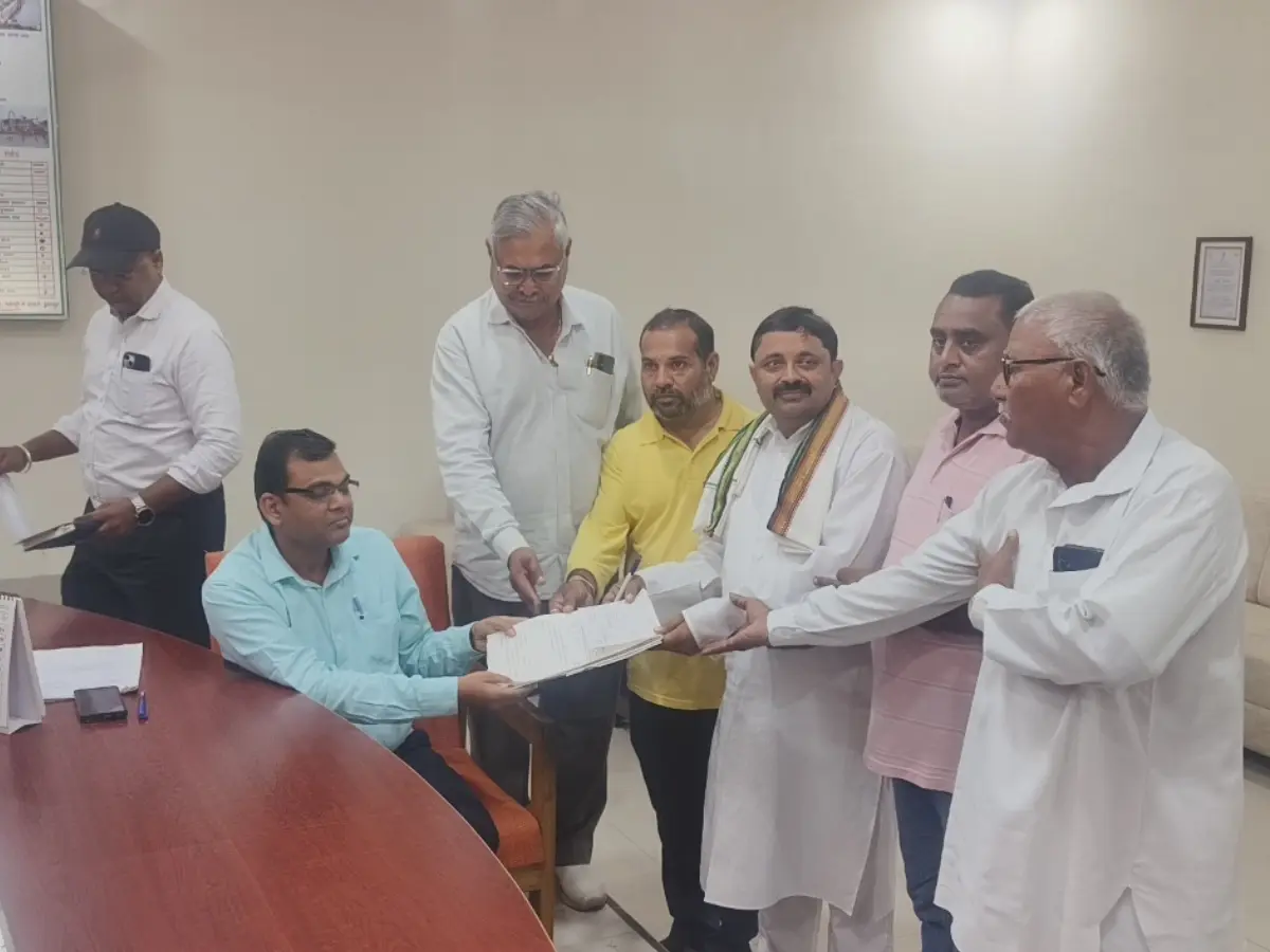 पंचायतीराज उपचुनाव 2025, जिला परिषद की पीठ सीट के लिए कांग्रेस प्रत्याशी ने दाखिल किया नामांकन