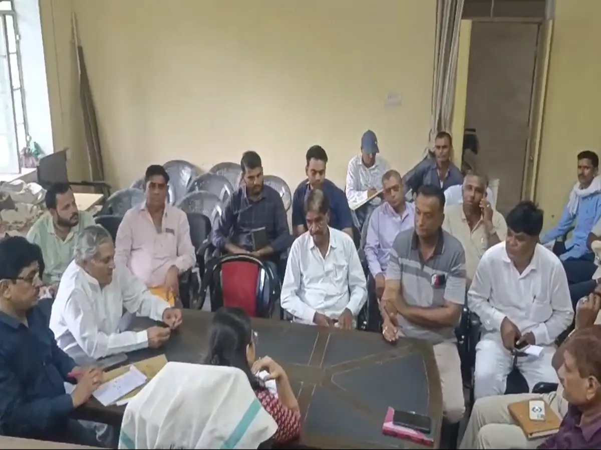 Bhilwara News: कोटड़ी चारभुजा नाथ जल झूलन मेले की बैठक में हंगामा, ट्रस्ट ने जताया विरोध Bhilwara News: कोटड़ी चारभुजा नाथ जल झूलन मेले की बैठक में हंगामा, ट्रस्ट ने जताया विरोध