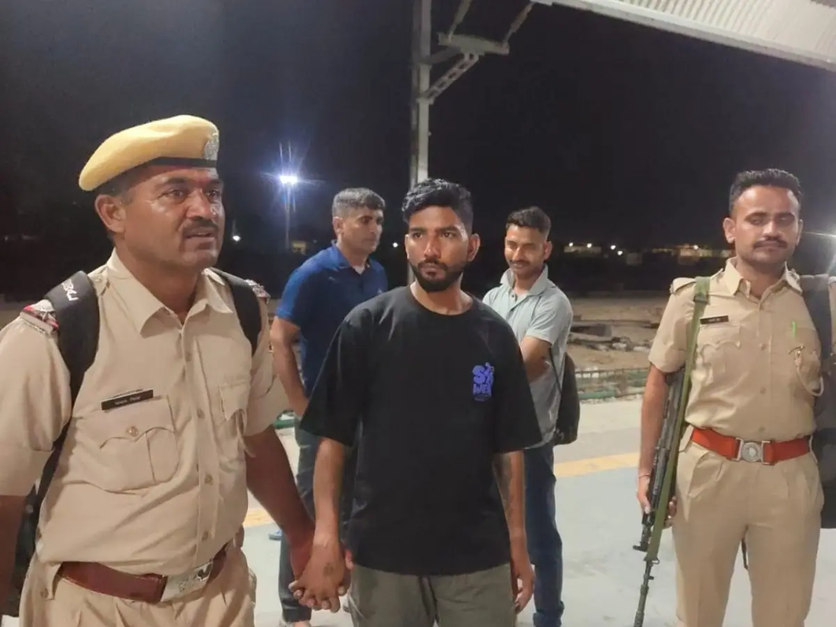 Jaisalmer:गेस्ट हाउस मैनेजर से अब जयपुर में होगी पूछताछ,हो सकते हैं बड़े खुलासे! Jaisalmer:गेस्ट हाउस मैनेजर से अब जयपुर में होगी पूछताछ,हो सकते हैं बड़े खुलासे!