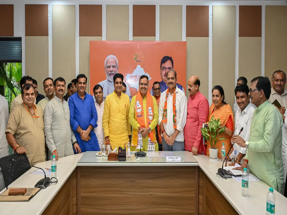Rajasthan Politics: चाय पर सीएम भजनलाल की चौपाल! जिलाध्यक्षों को बताया आंख-कान-नाक Rajasthan Politics: चाय पर सीएम भजनलाल की चौपाल! जिलाध्यक्षों को बताया आंख-कान-नाक