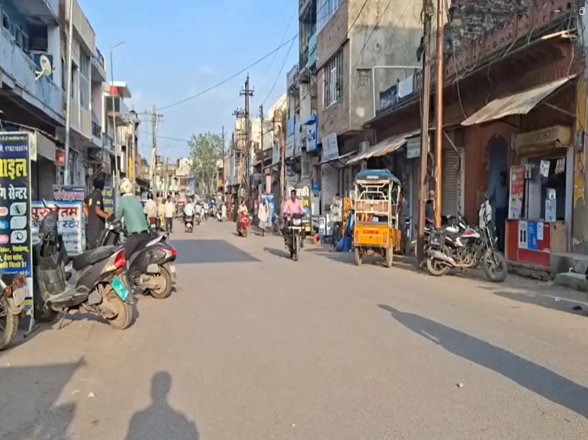 Dholpur में चलेगा बुलडोजर, रेलवे स्टेशन से हाईवे को जोड़ने को लेकर बनेगी नई 2 लाइन सड़क Dholpur में चलेगा बुलडोजर, रेलवे स्टेशन से हाईवे को जोड़ने को लेकर बनेगी नई 2 लाइन सड़क