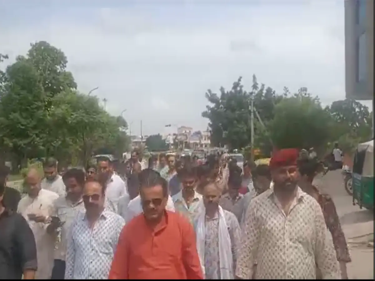 Jaipur Protest: 65 लाख उड़ गए… पुलिस हाथ पर हाथ धरे बैठी! खातीपुरा में उबाल