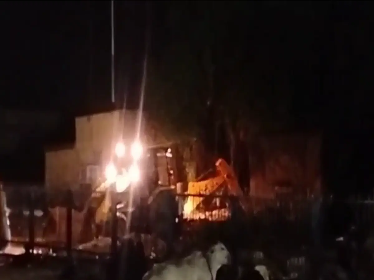 Nagaur: डेगाना में रेलवे का बिना बताए एक्शन! डाकघर के तीन भवन जमींदोज Nagaur: डेगाना में रेलवे का बिना बताए एक्शन! डाकघर के तीन भवन जमींदोज