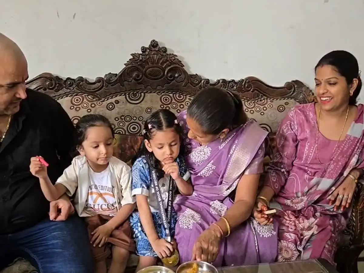 राम नाम की महिमा! मासूम अश्विका ने 92 सेकेंड में तोड़ी विश्व रिकॉर्ड की दीवार राम नाम की महिमा! मासूम अश्विका ने 92 सेकेंड में तोड़ी विश्व रिकॉर्ड की दीवार