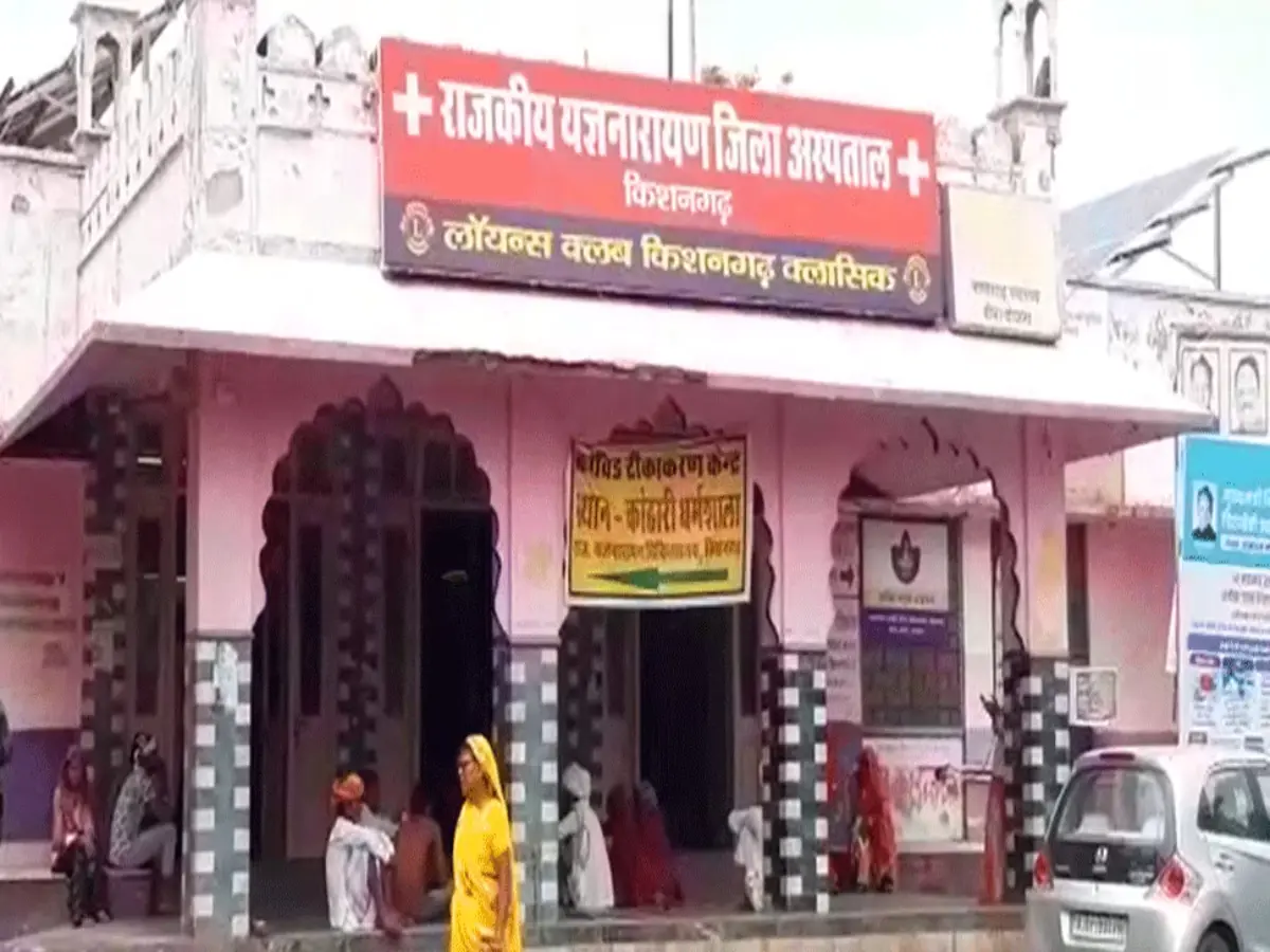 Ajmer Crime: कुत्ते के झगड़े से खूनी वारदात — महिला पर तेजाब जैसा हमला, अस्पताल में भर्ती Ajmer Crime: कुत्ते के झगड़े से खूनी वारदात — महिला पर तेजाब जैसा हमला, अस्पताल में भर्ती