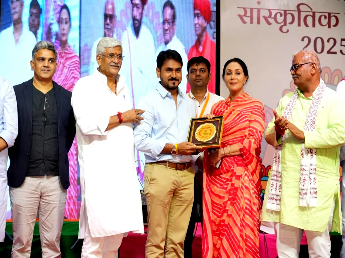 मुंबई में प्रवासी राजस्थानी सांस्कृतिक सम्मेलन, गेस्ट ऑफ़ ऑनर के रूप में शामिल हुईं डिप्टी CM दिया कुमारी मुंबई में प्रवासी राजस्थानी सांस्कृतिक सम्मेलन, गेस्ट ऑफ़ ऑनर के रूप में शामिल हुईं डिप्टी CM दिया कुमारी
