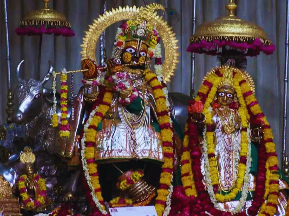 जन्माष्टमी से पहले शुरू हुई जयपुर के गोविंद देवजी मंदिर में भव्य तैयारियां, देखें मन मोह लेने वाली तस्वीरें..