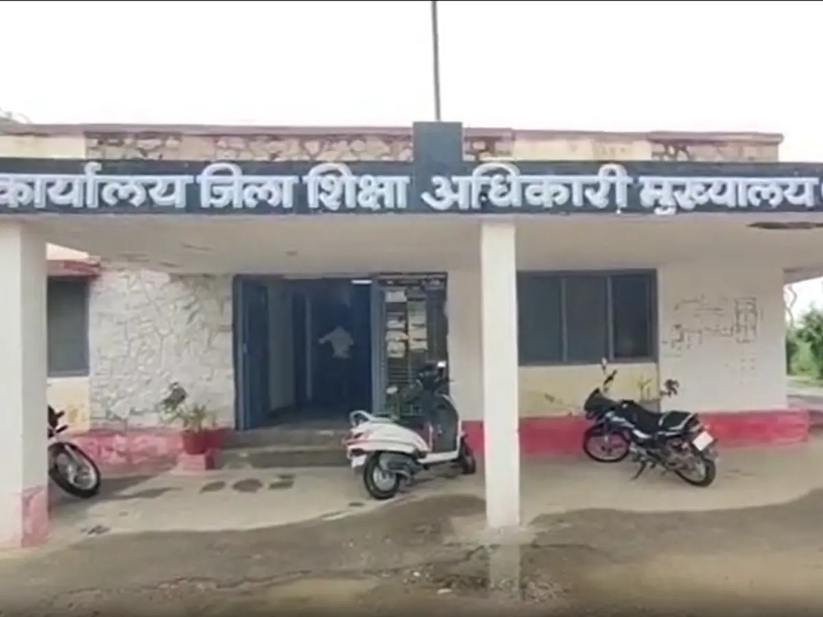 5 वर्ष में नौकरी पाने वाले 121 शिक्षकों के डिग्री-फोटो मिसमैच, SOG ने दर्ज किया मामला 5 वर्ष में नौकरी पाने वाले 121 शिक्षकों के डिग्री-फोटो मिसमैच, SOG ने दर्ज किया मामला