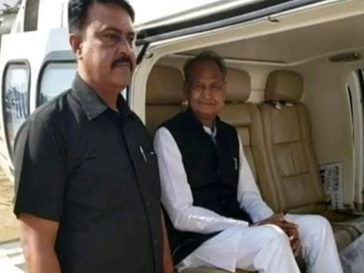 पूर्व CM के सुरक्षाकर्मी ने डेढ़ लाख में खरीदा लीक पेपर, फिर 6 लाख  में बेचा