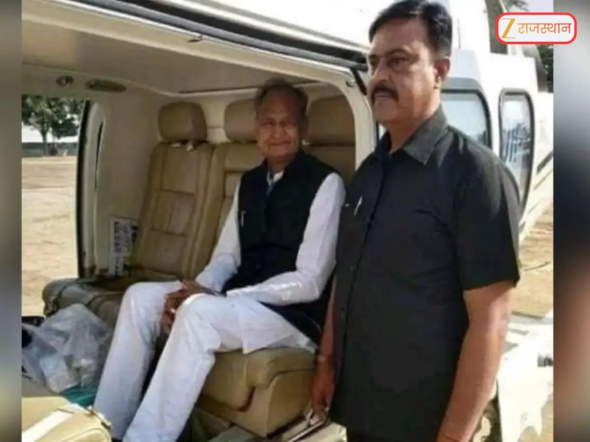 Jaipur News: अशोक गहलोत के पीएसओ ने डेढ़ लाख में खरीदा था SI परीक्षा का पेपर! मास्टरमाइंड ने पूछताछ में कर दिए बड़े खुलासे Jaipur News: अशोक गहलोत के पीएसओ ने डेढ़ लाख में खरीदा था SI परीक्षा का पेपर! मास्टरमाइंड ने पूछताछ में कर दिए बड़े खुलासे