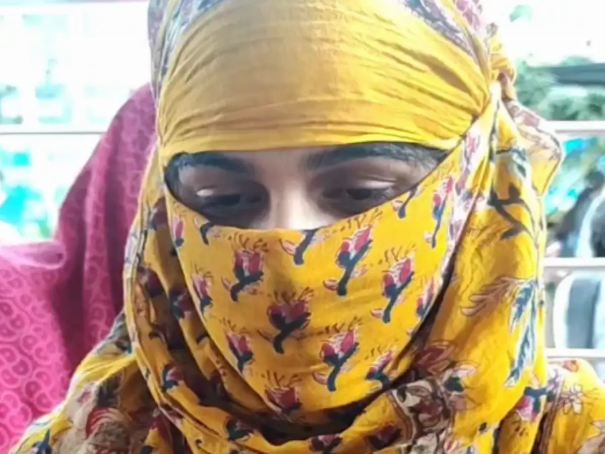 Kota: बहू ने ससुर पर लगाए ये आरोप, बोली-नहाते हुए झांकता था और रात को... Kota: बहू ने ससुर पर लगाए ये आरोप, बोली-नहाते हुए झांकता था और रात को...