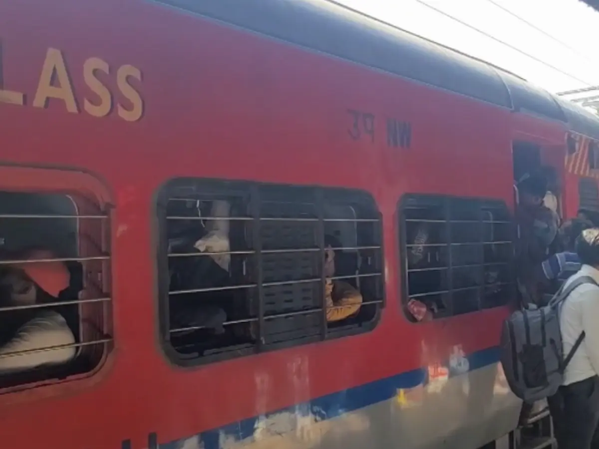 उत्तर-पश्चिम रेलवे का क्विक रिस्पान्स! मदद पोर्टल पर हो रहा शिकायतों का समाधान उत्तर-पश्चिम रेलवे का क्विक रिस्पान्स! मदद पोर्टल पर हो रहा शिकायतों का समाधान