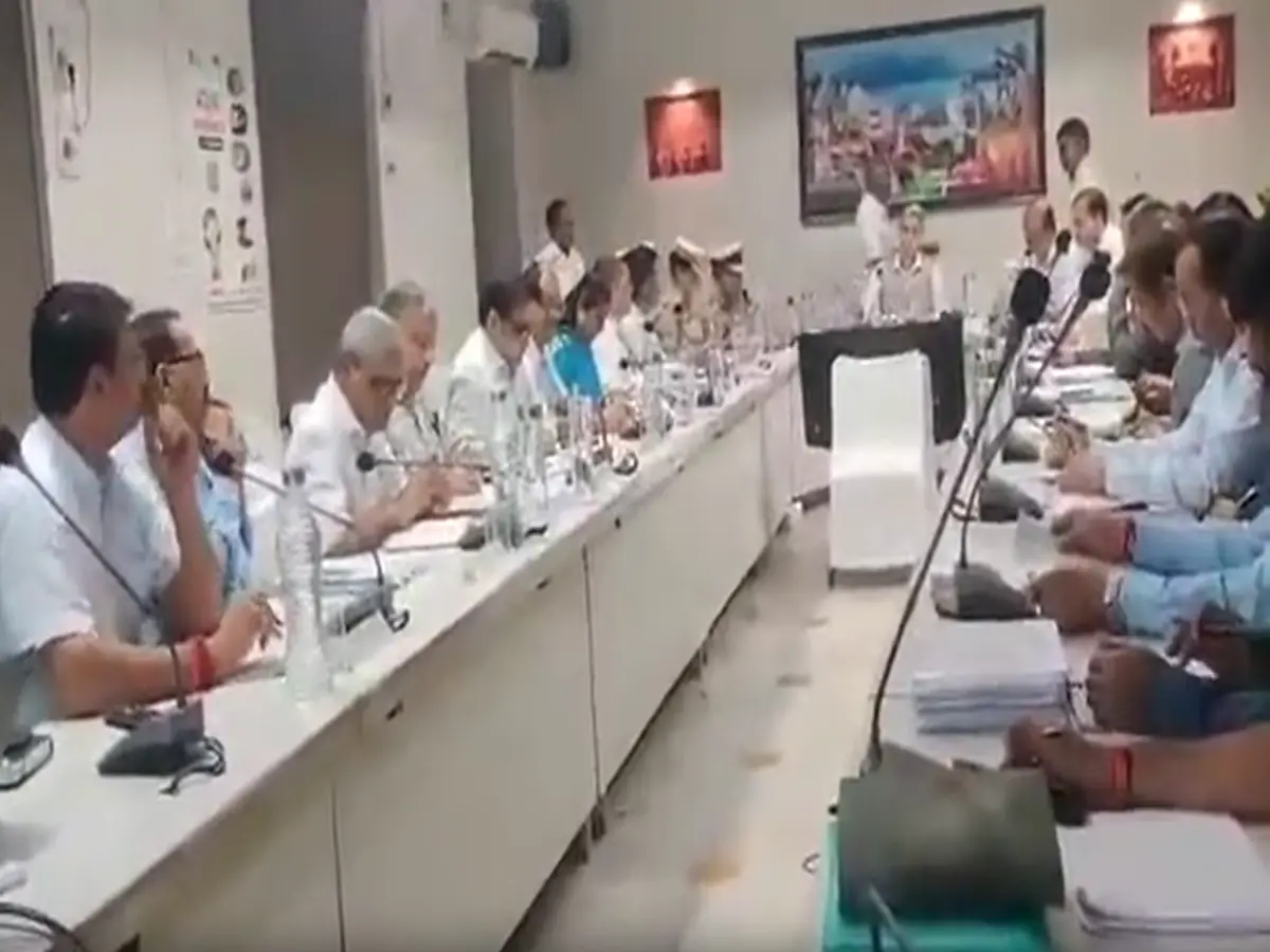 मुख्य सचिव सुधांश पंत का अजमेर दौरा, बोले- प्रगति शानदार, अब नई उड़ान की जरूरत मुख्य सचिव सुधांश पंत का अजमेर दौरा, बोले- प्रगति शानदार, अब नई उड़ान की जरूरत
